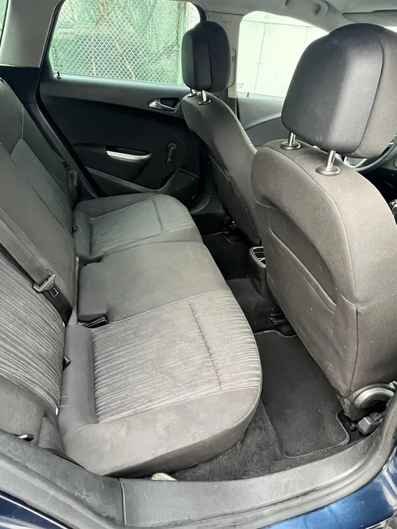 Opel Astra 1.7  CDTI , снимка 6 - Автомобили и джипове - 52919168