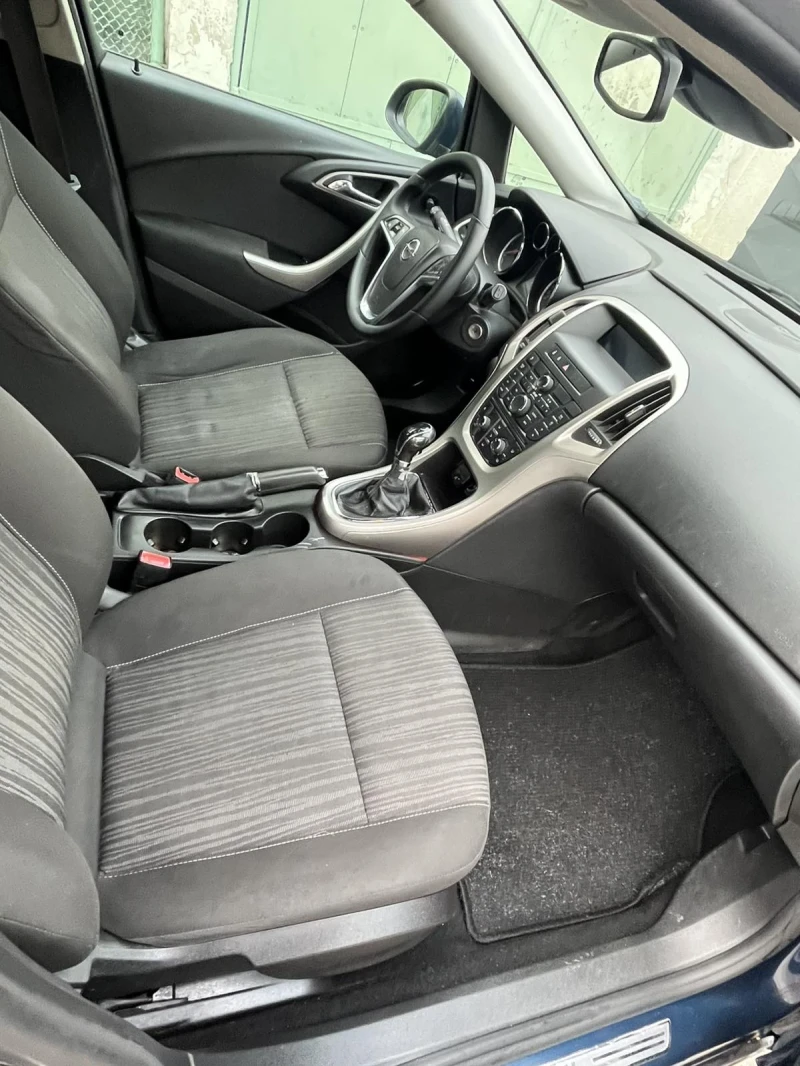 Opel Astra 1.7  CDTI , снимка 7 - Автомобили и джипове - 52919168
