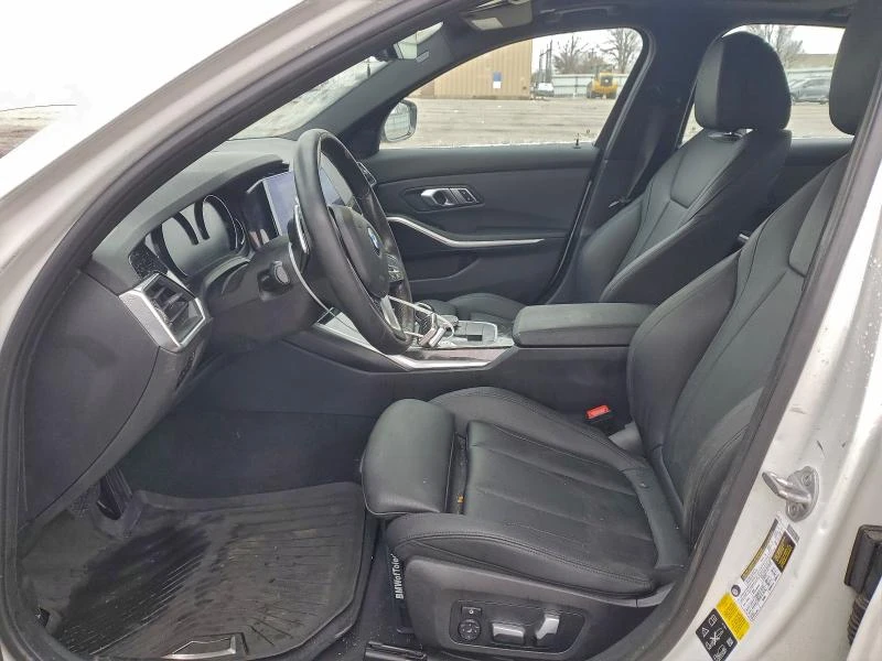 BMW 330 2.0L 4 All wheel drive, снимка 12 - Автомобили и джипове - 53124636