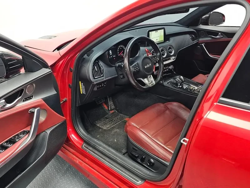 Kia Stinger 3.3 Turbo Awd Gt, снимка 10 - Автомобили и джипове - 55898873