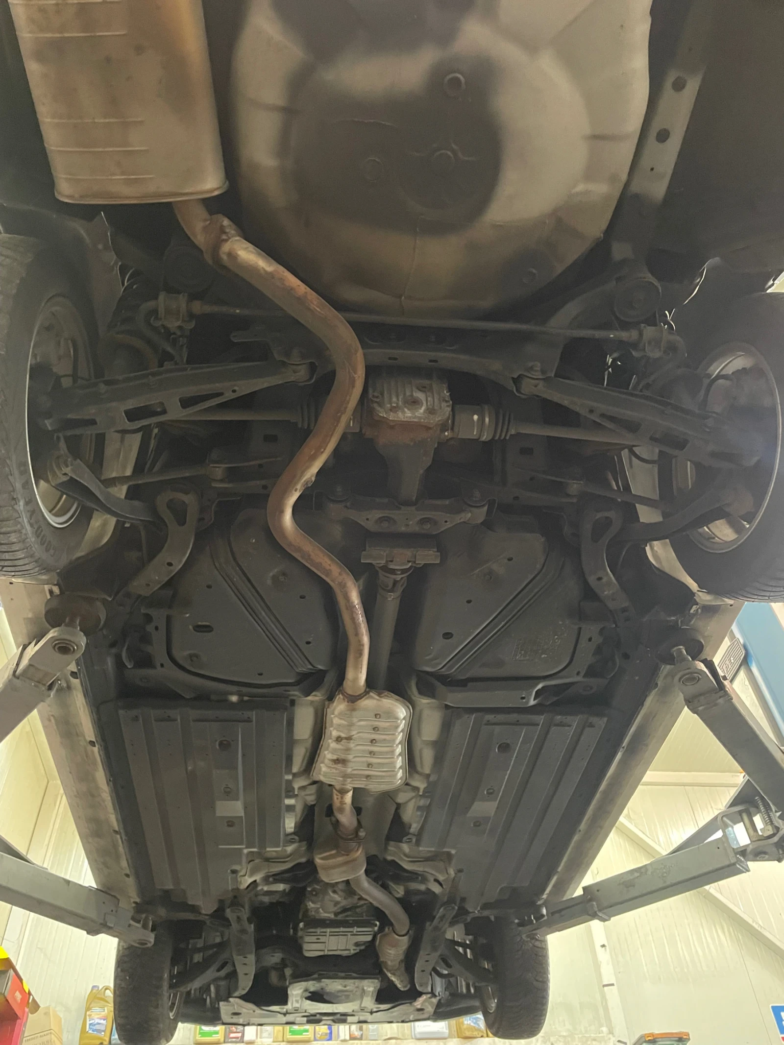 Subaru Legacy 2.0 Swiss Перфектна | Mobile.bg — изображение 15