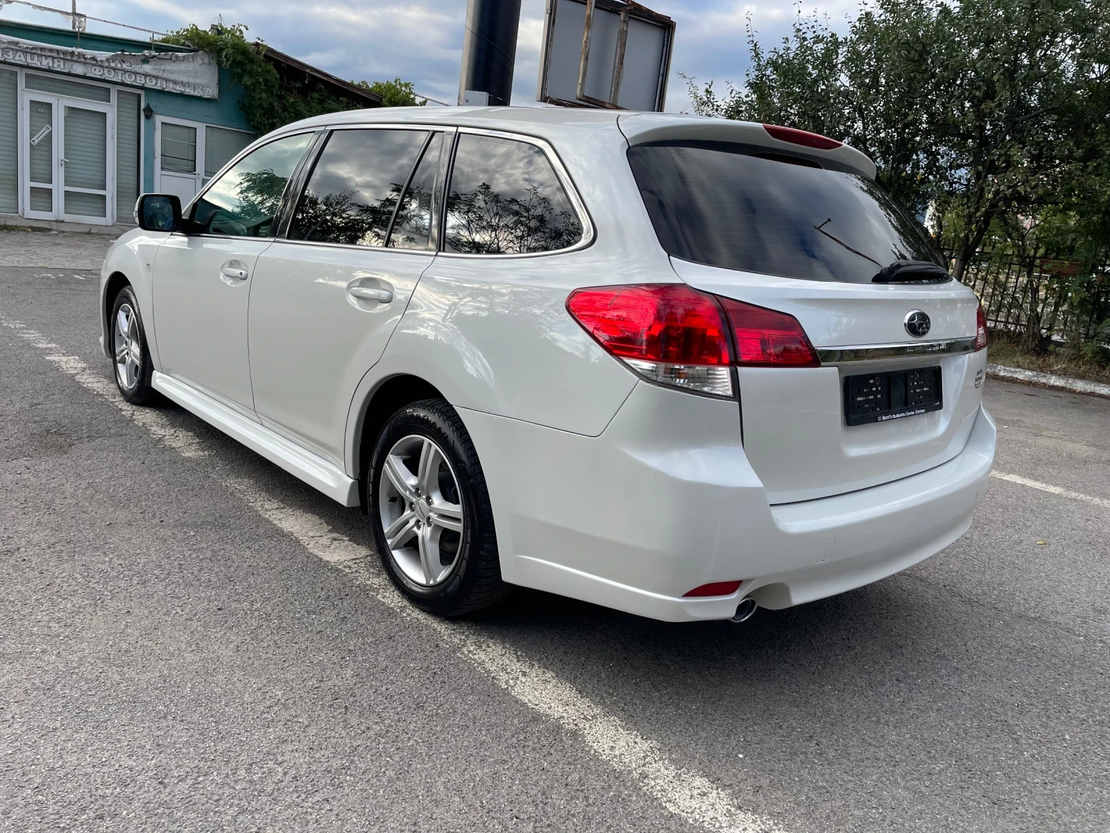 Subaru Legacy 2.0 Swiss Перфектна - изображение 3