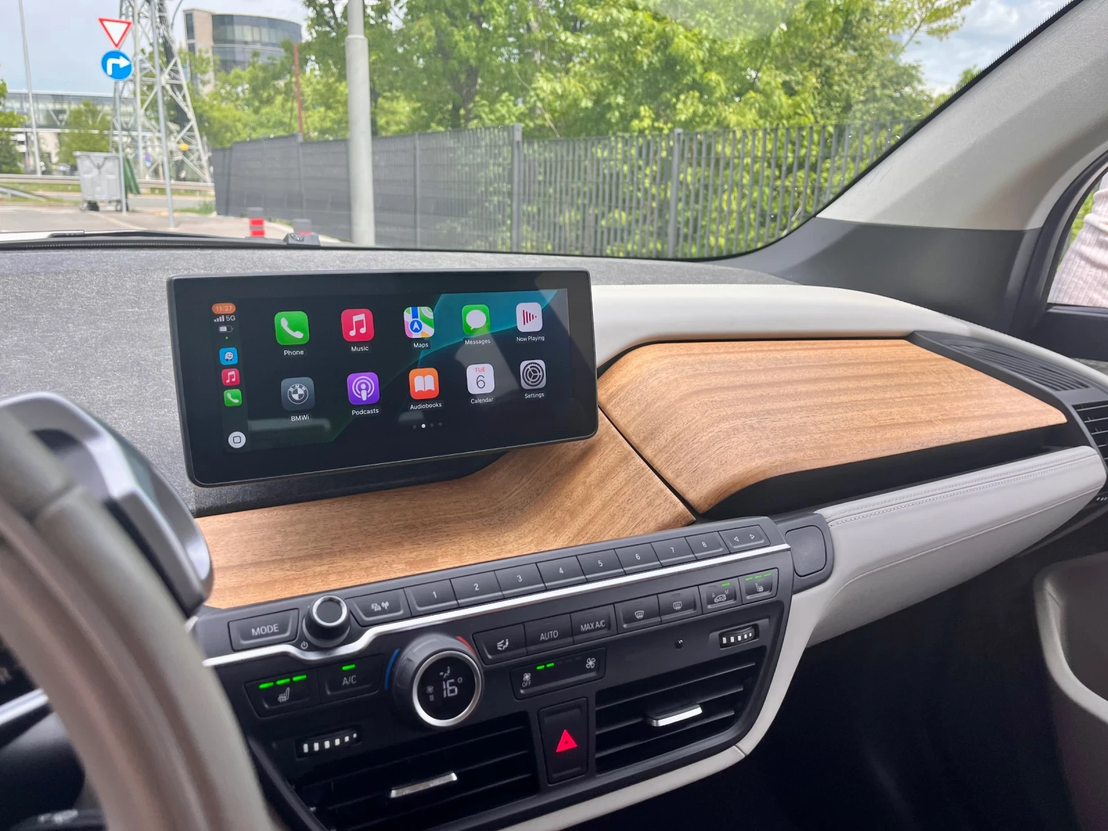 BMW i3 S 120AH, CarPlay, NaviPro, Camera, Lodge - изображение 10