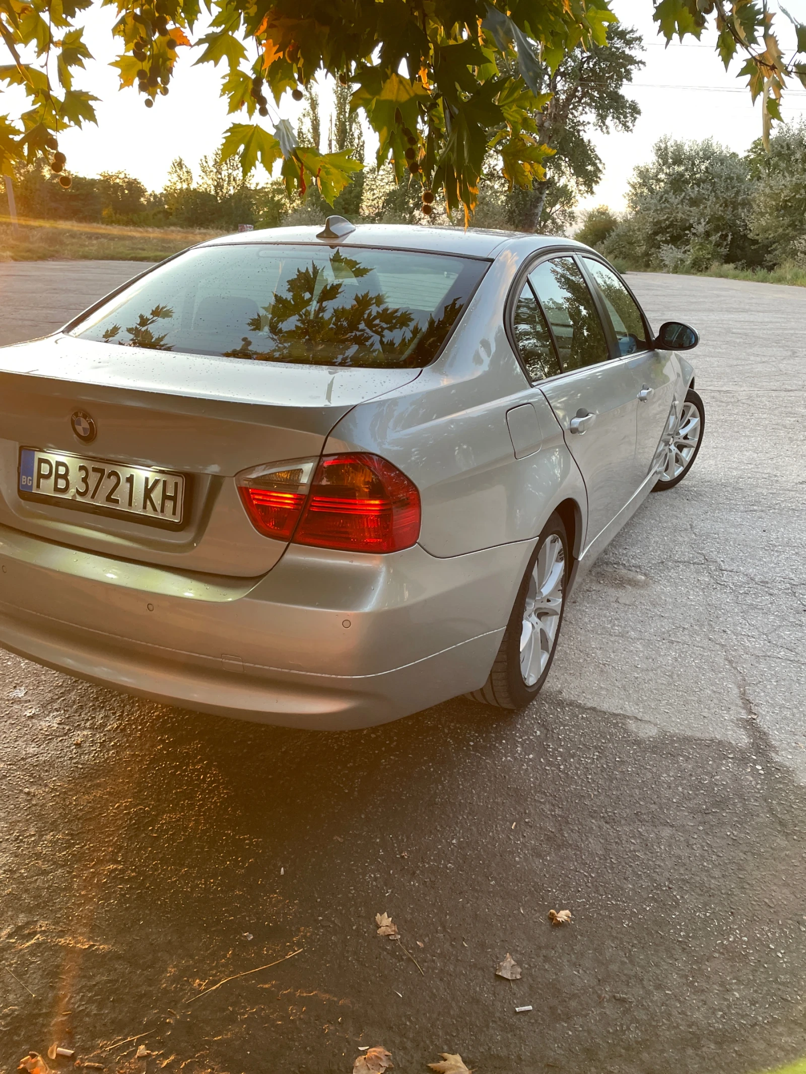 BMW 320 E90 2.0d 163 Avtomat NAVI  | Mobile.bg — изображение 4