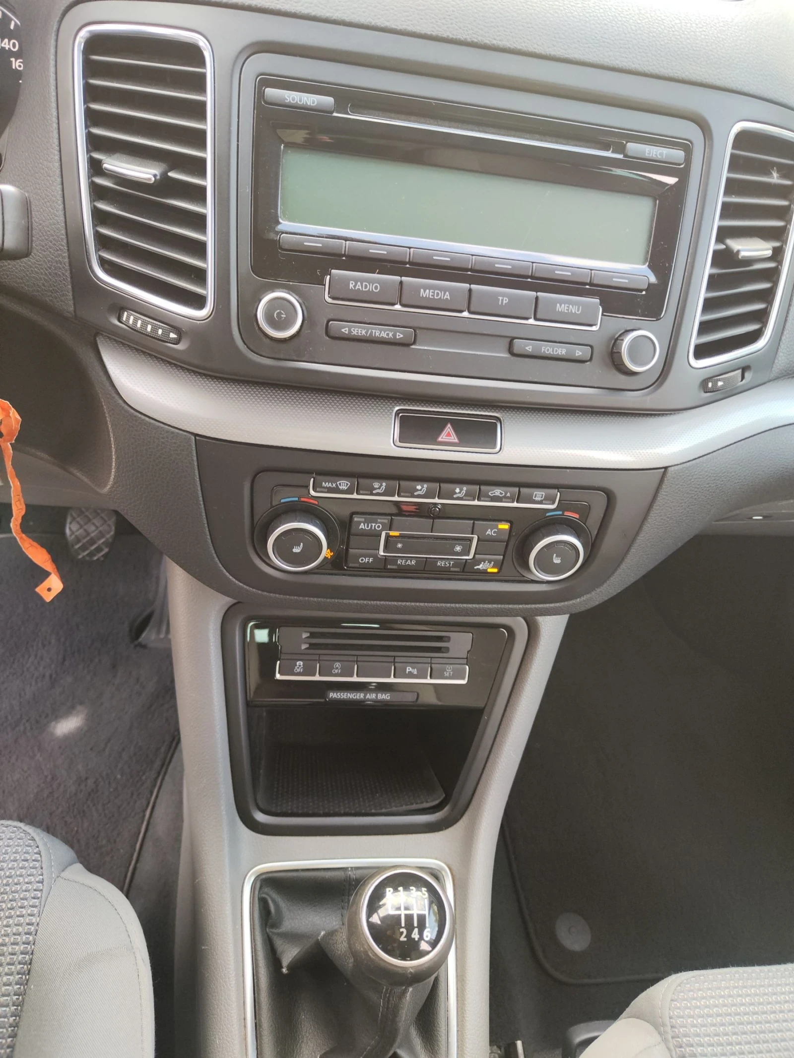 VW Sharan 2.0 TDI 7места  | Mobile.bg — изображение 12