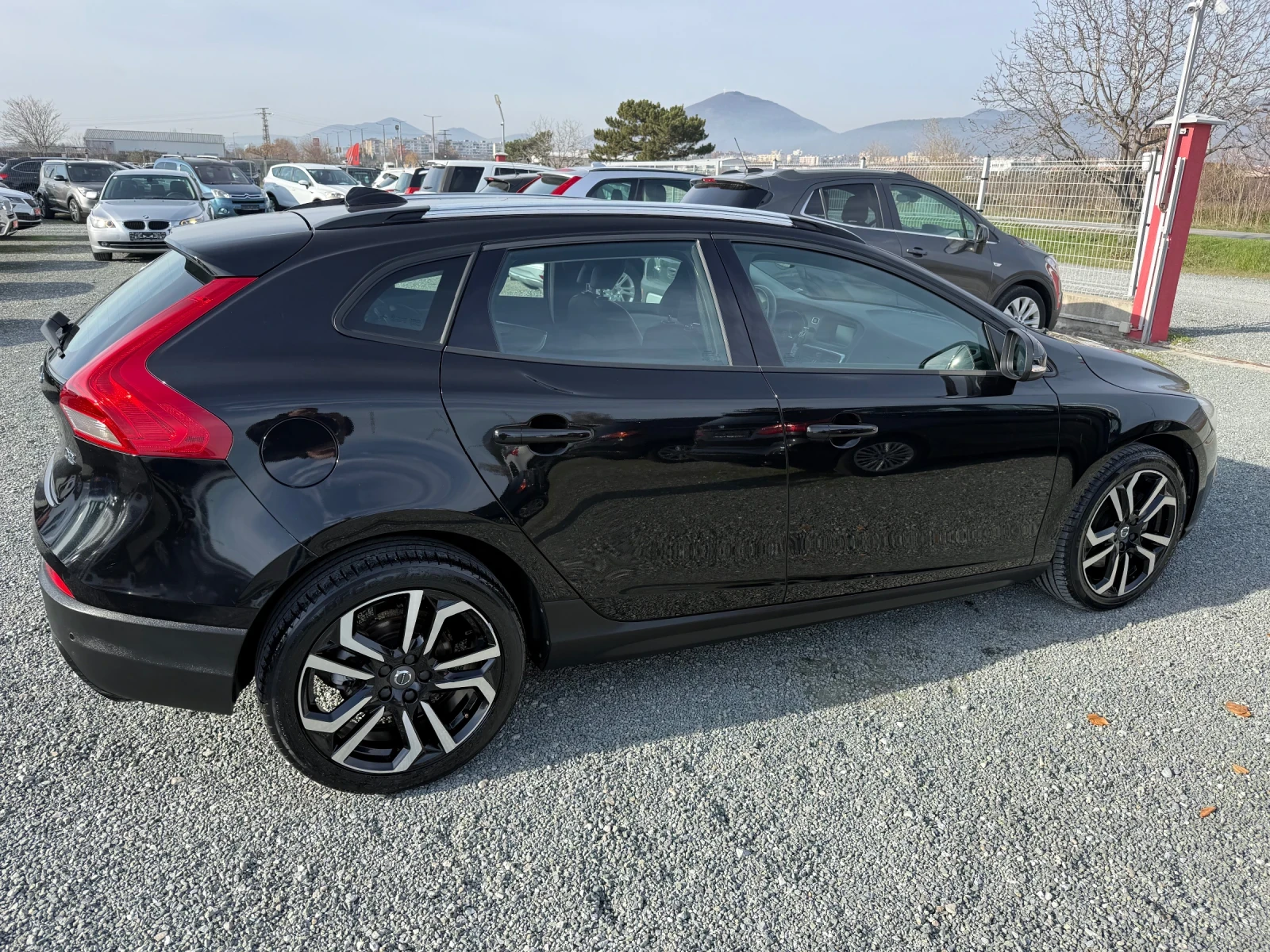 Volvo V40 (KATO НОВА) - изображение 5