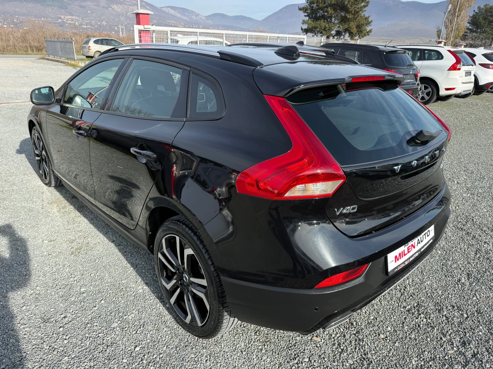 Volvo V40 (KATO НОВА) - изображение 8