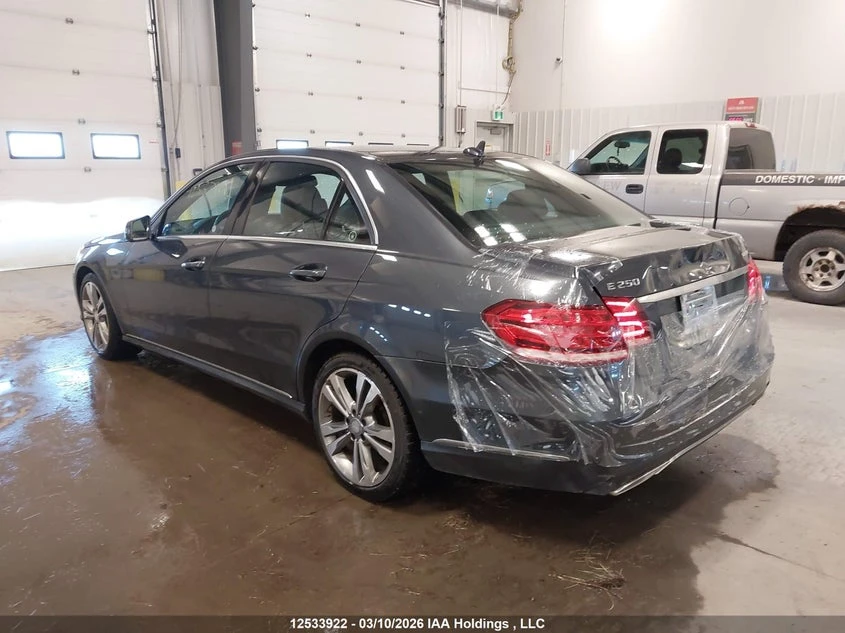 Mercedes-Benz E 250 С РЕГИСТРАЦИЯ & АВТО КРЕДИТ, снимка 3 - Автомобили и джипове - 53912987