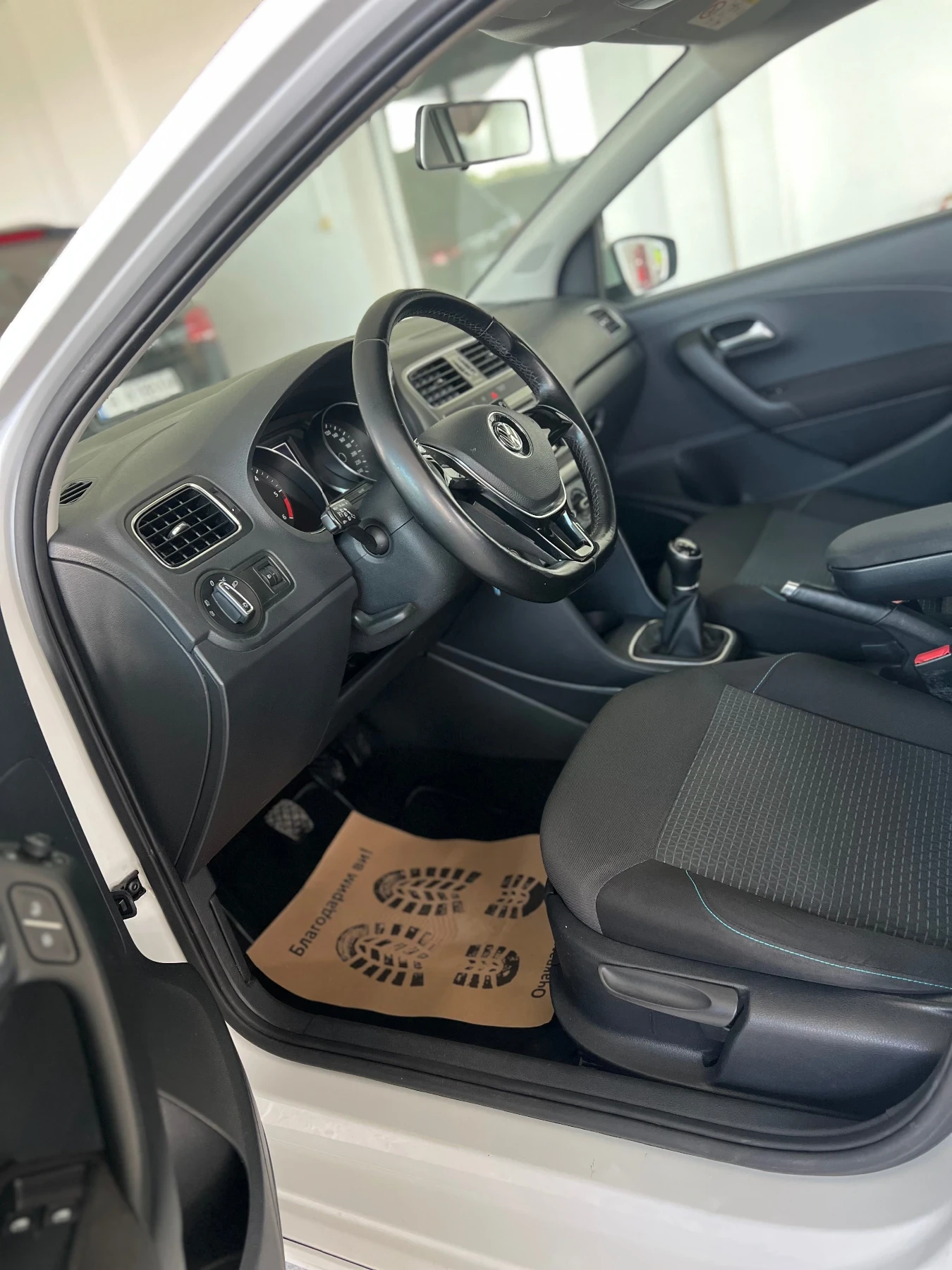 VW Polo 1.4 /75 pH  2015, снимка 9 - Автомобили и джипове - 54434302