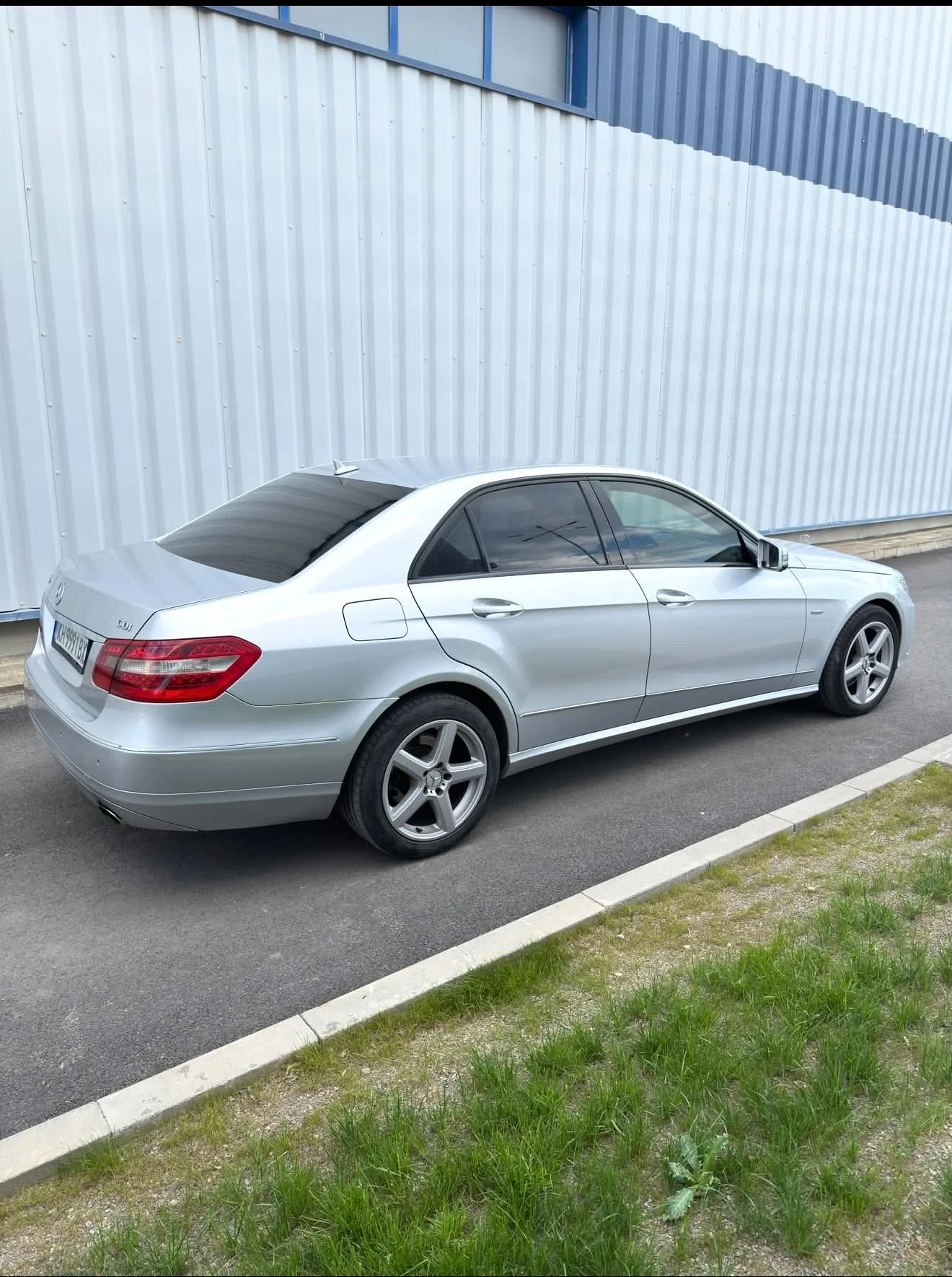 Mercedes-Benz E 350 Елеганс, снимка 5 - Автомобили и джипове - 54663215