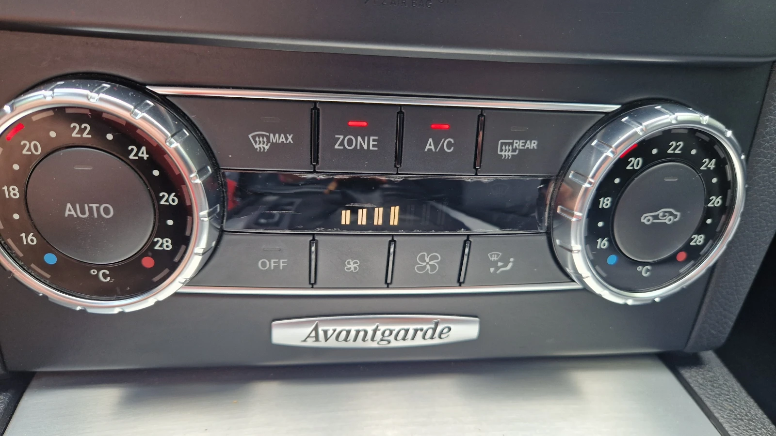 Mercedes-Benz C 220 Avantgarde, снимка 10 - Автомобили и джипове - 54798076