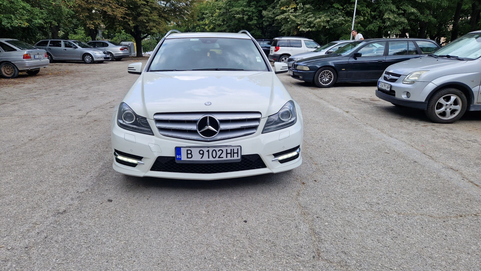 Mercedes-Benz C 220 Avantgarde, снимка 3 - Автомобили и джипове - 54798076