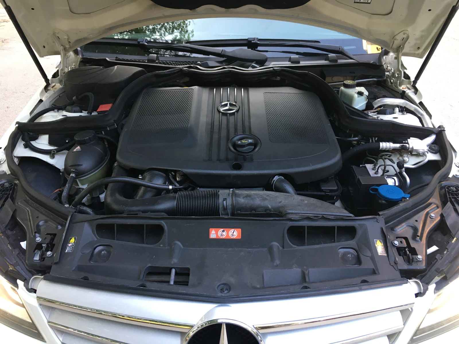 Mercedes-Benz C 220 Avantgarde, снимка 17 - Автомобили и джипове - 54798076
