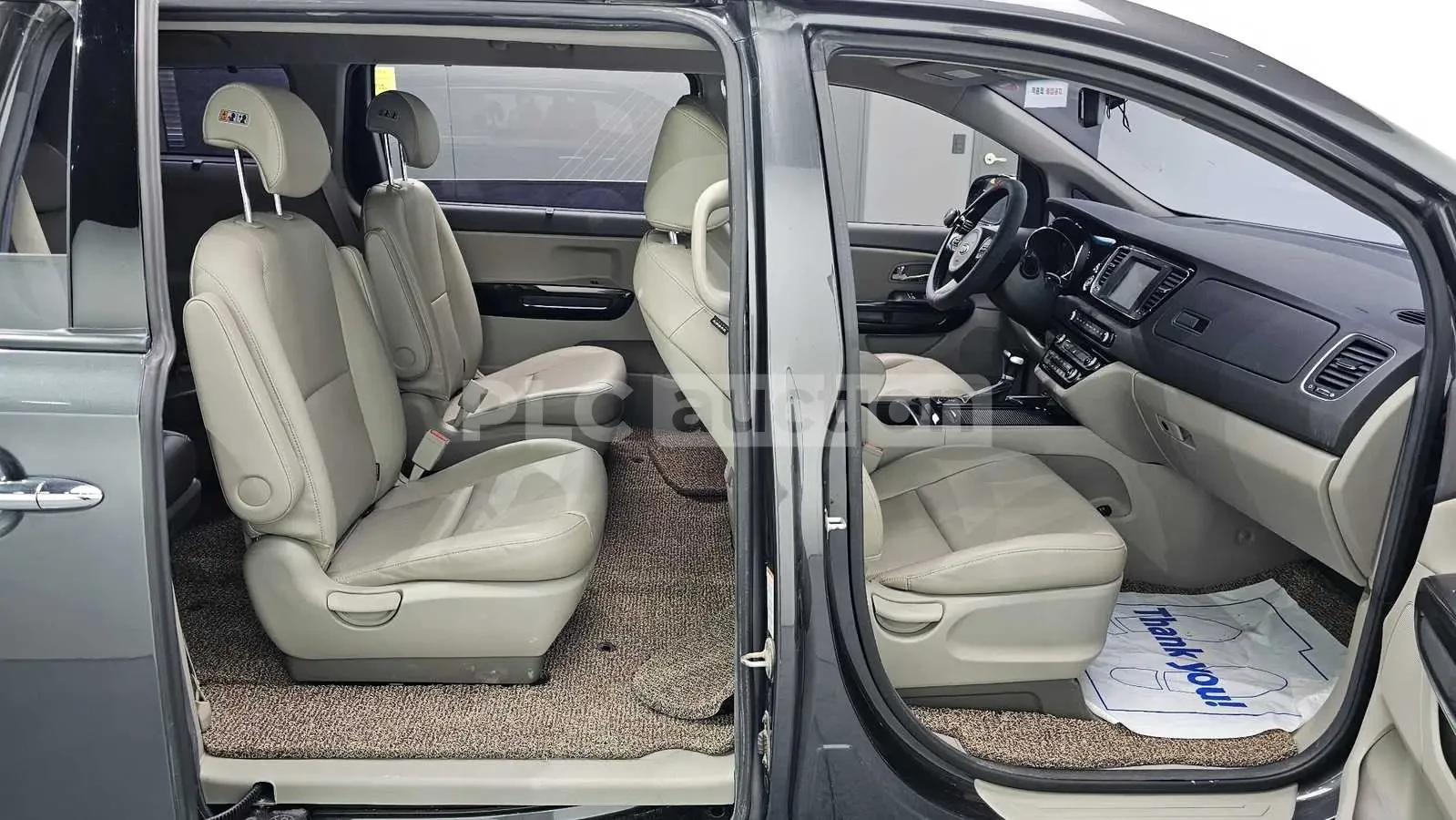 Kia Carnival, снимка 11 - Автомобили и джипове - 55031304