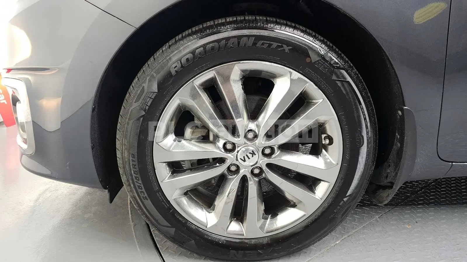 Kia Carnival, снимка 5 - Автомобили и джипове - 55031304