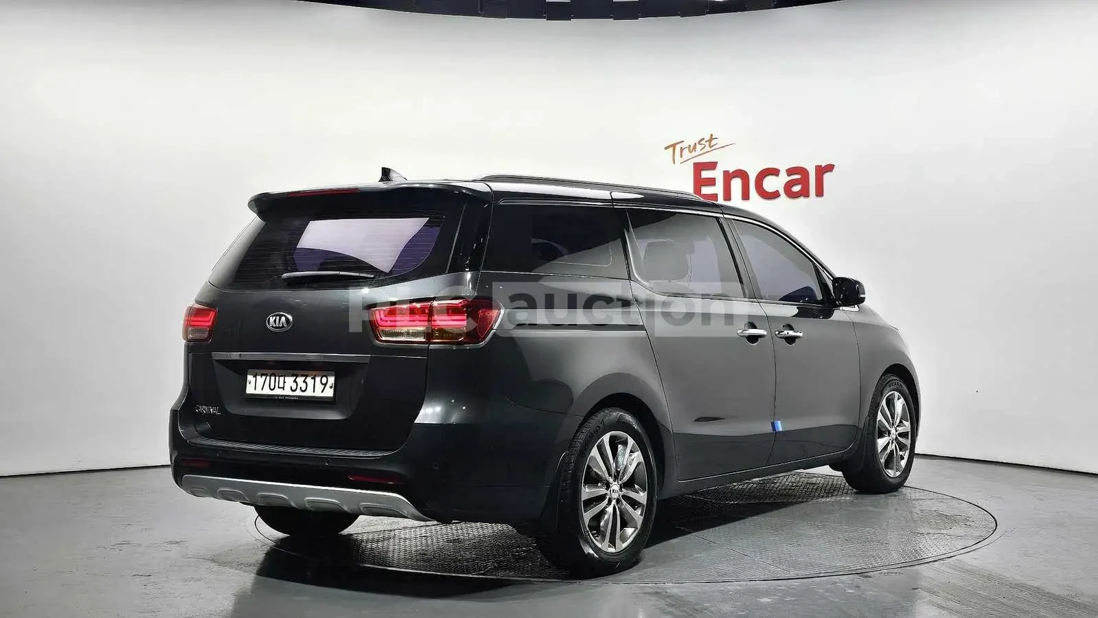 Kia Carnival, снимка 2 - Автомобили и джипове - 55031304