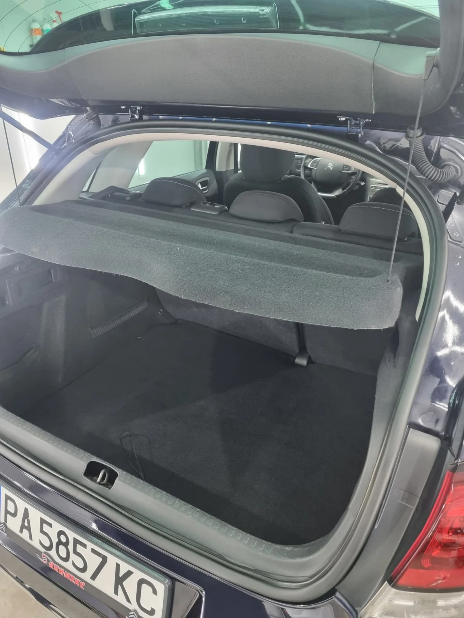 Citroen C4 1.6 HDi Facelift, снимка 13 - Автомобили и джипове - 55038842