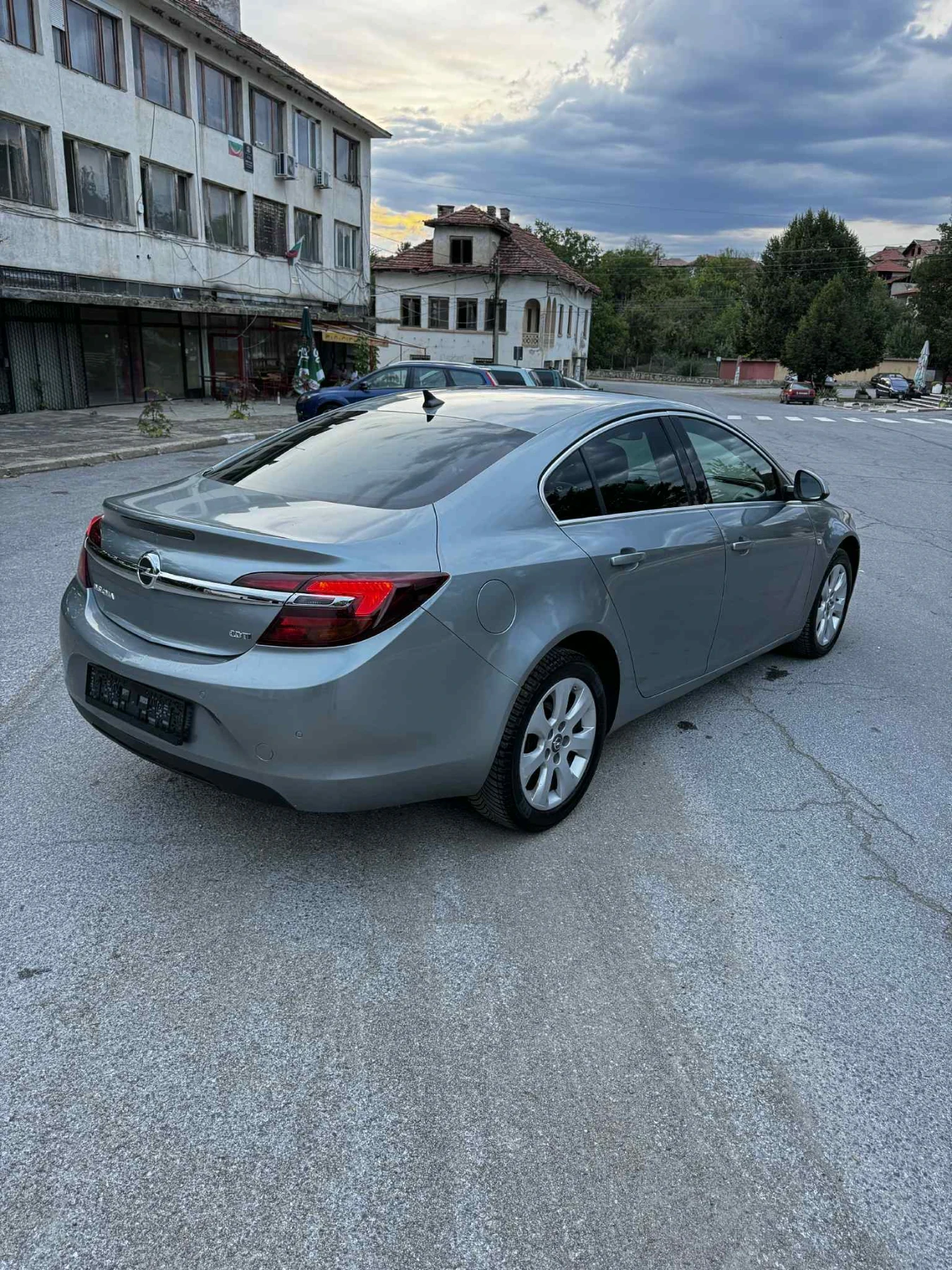Opel Insignia, снимка 9 - Автомобили и джипове - 55072250