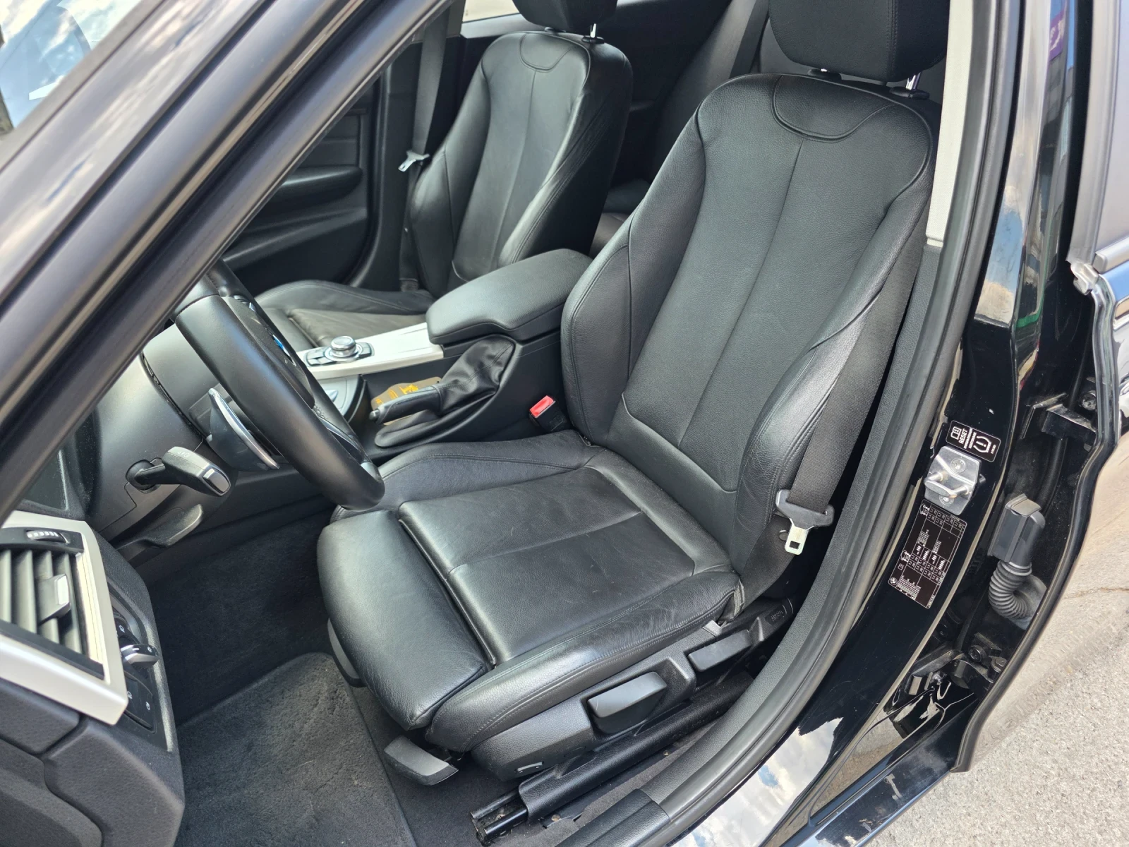 BMW 318 D 143k.c EURO 5B ITALIA , снимка 10 - Автомобили и джипове - 55092932
