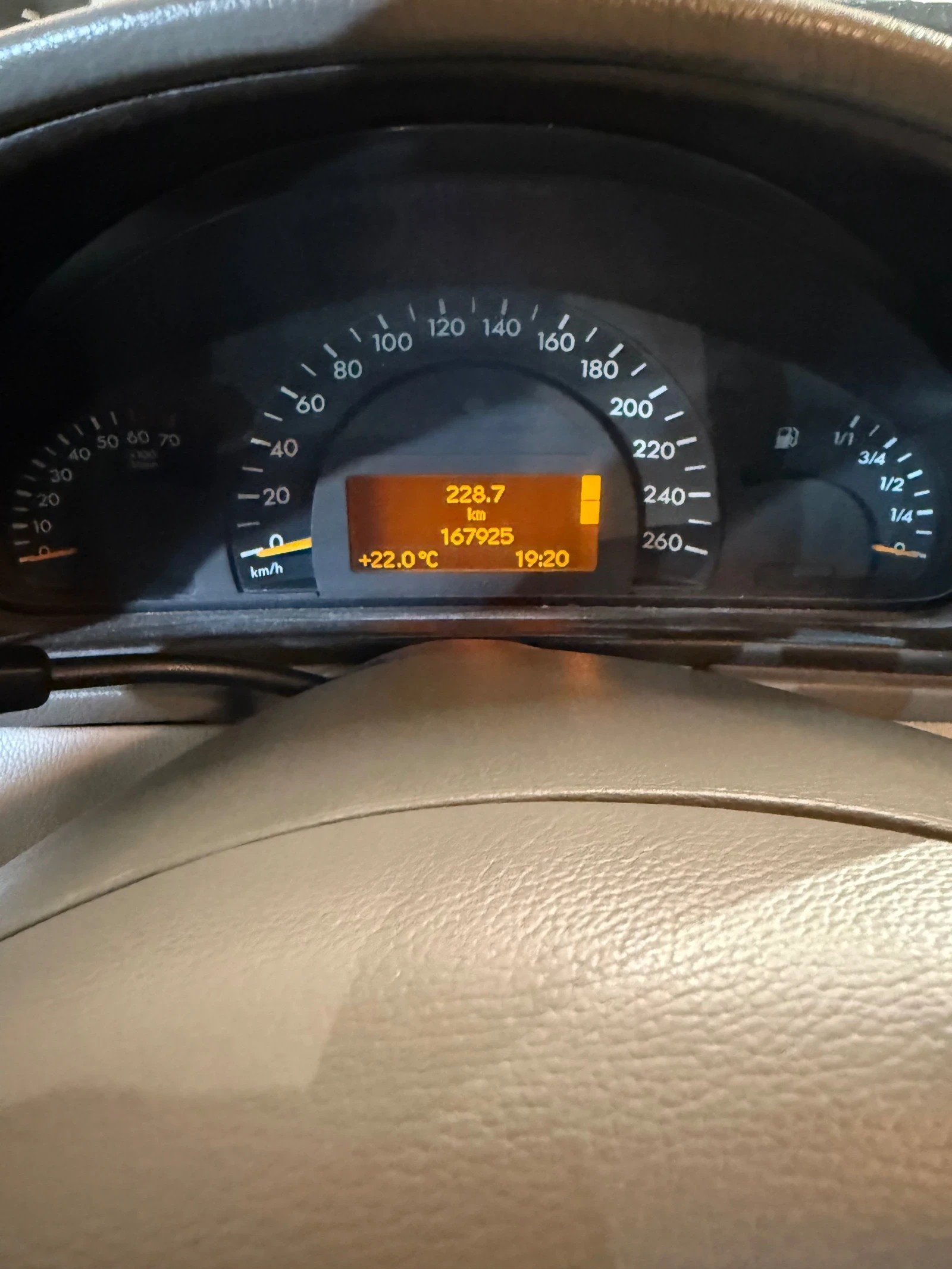 Mercedes-Benz C 200, снимка 10 - Автомобили и джипове - 55112181