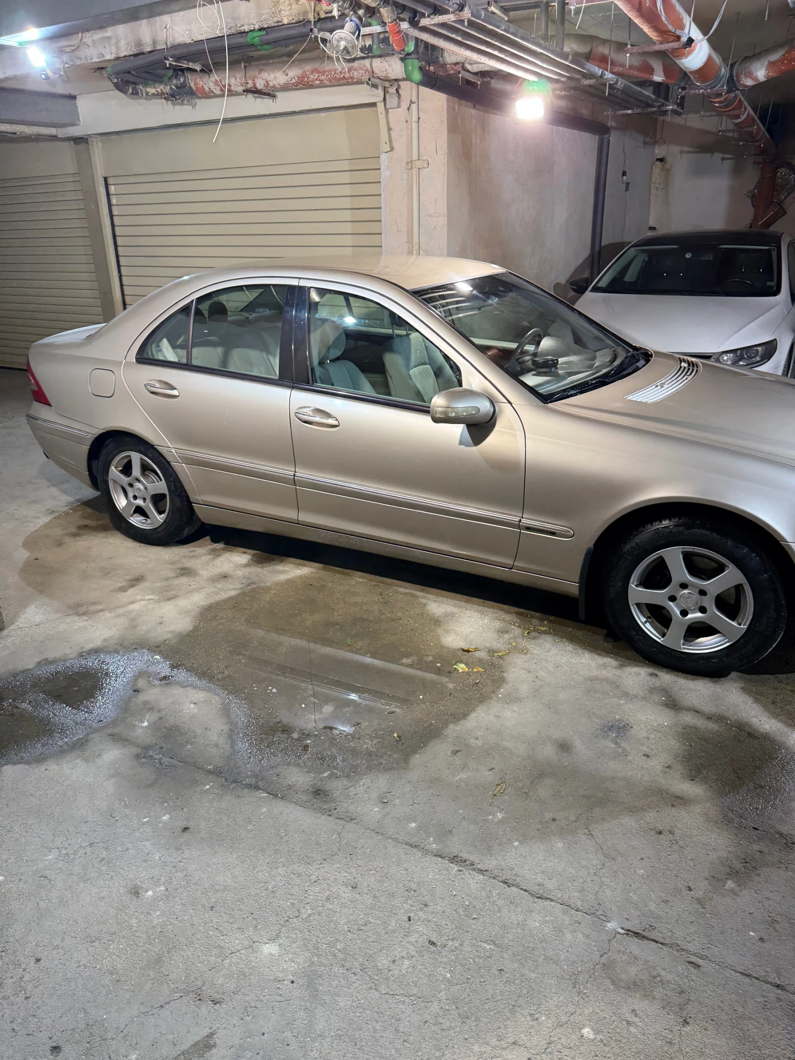 Mercedes-Benz C 200, снимка 2 - Автомобили и джипове - 55112181