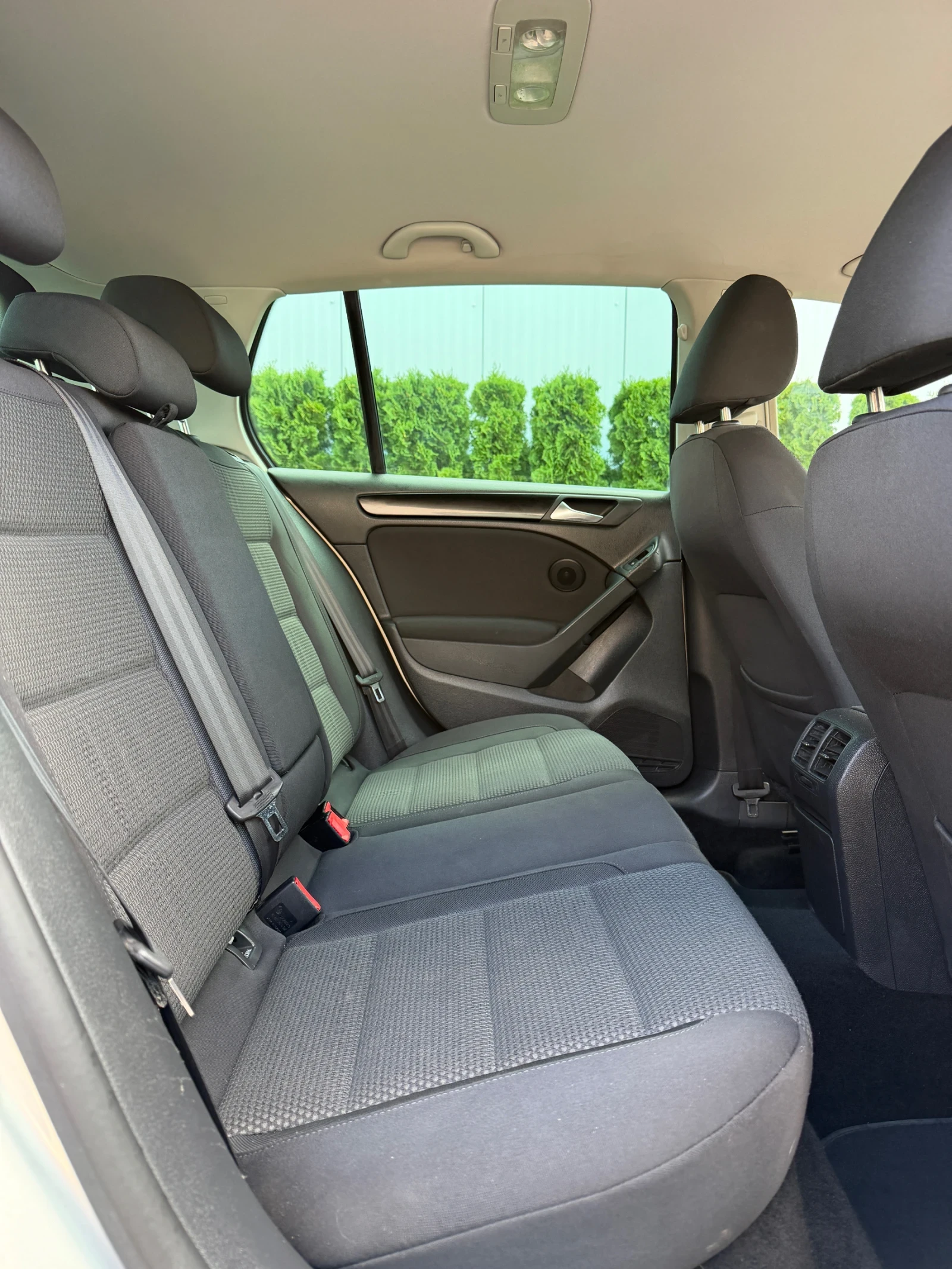 VW Golf 2.0 TDI автомат, снимка 5 - Автомобили и джипове - 55195951
