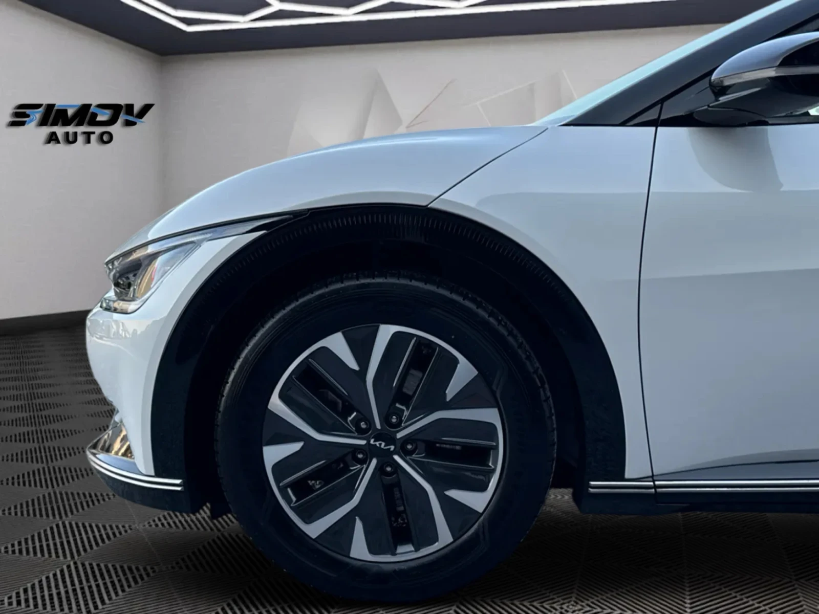 Kia EV6 77.4KWH ТЕРМО-ПОМПА ДИСТРОНИК ОБДУХВАНЕ MERIDIAN, снимка 16 - Автомобили и джипове - 55646485