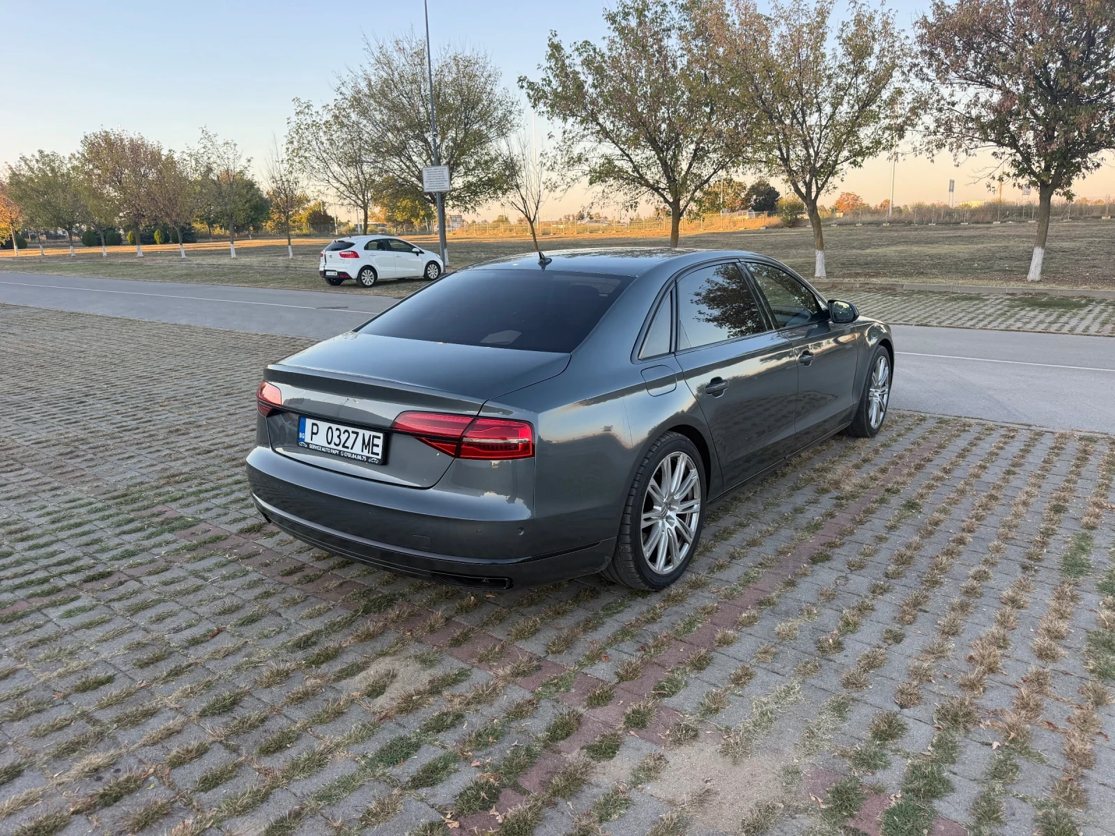 Audi A8 3.0TDI/MATRIX/LONG/3xTV/FULL//БАРТЕР/ЛИЗИНГ!, снимка 4 - Автомобили и джипове - 56348934