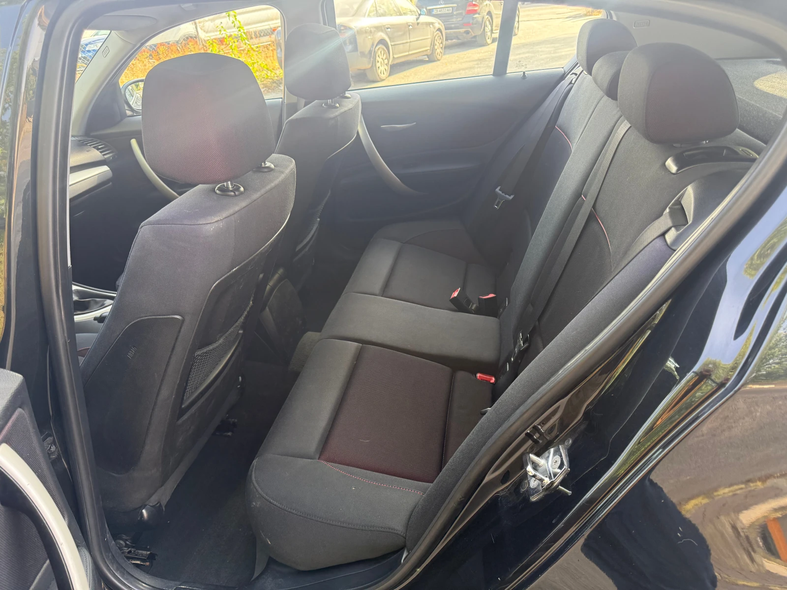 BMW 118 i Facelift, снимка 15 - Автомобили и джипове - 56431965