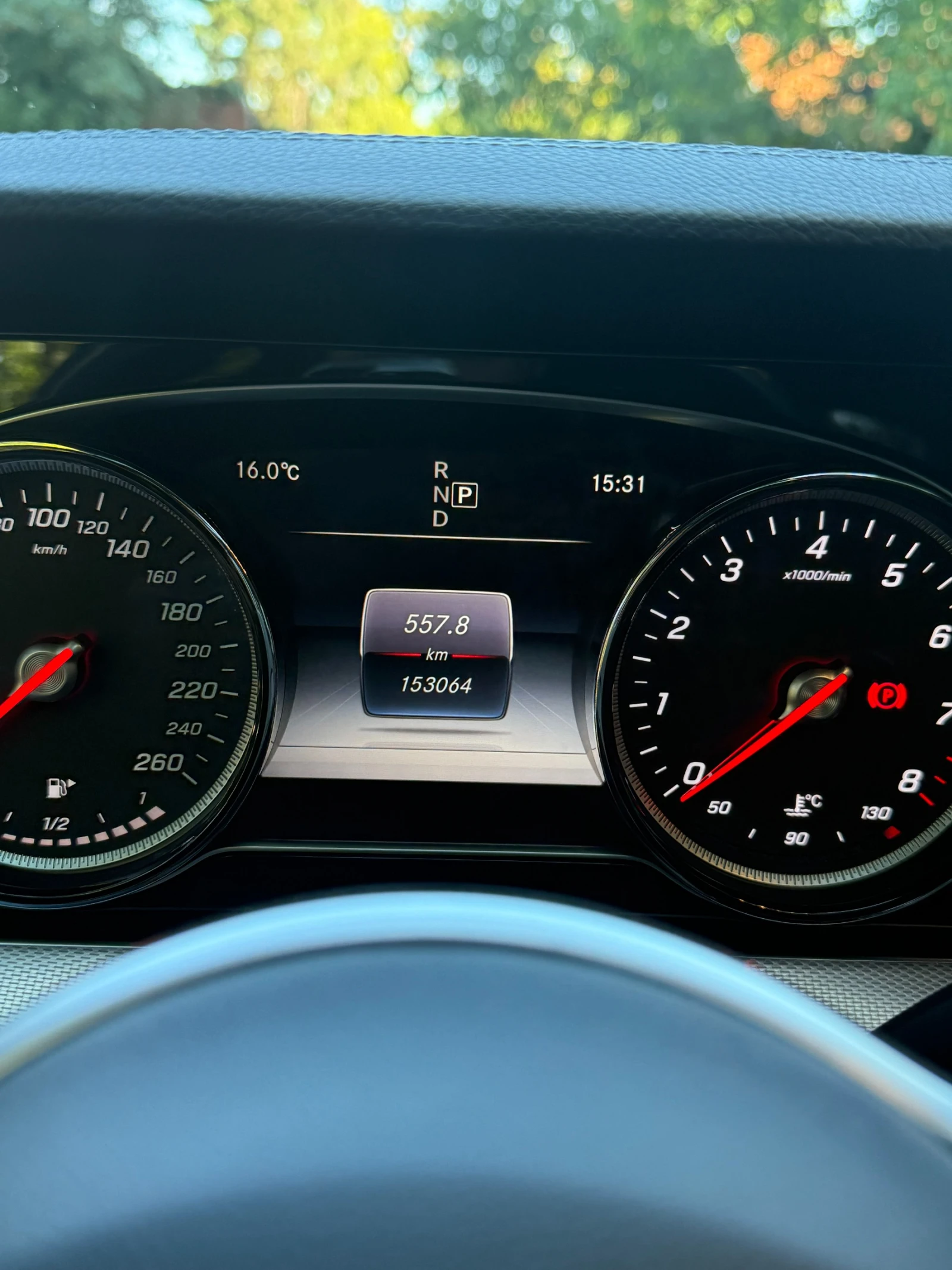 Mercedes-Benz E 200 E200 4MATIC, снимка 9 - Автомобили и джипове - 56686538