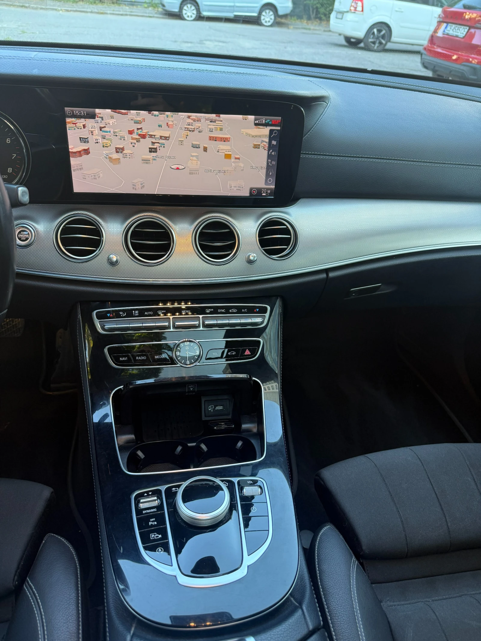 Mercedes-Benz E 200 E200 4MATIC, снимка 8 - Автомобили и джипове - 56686538