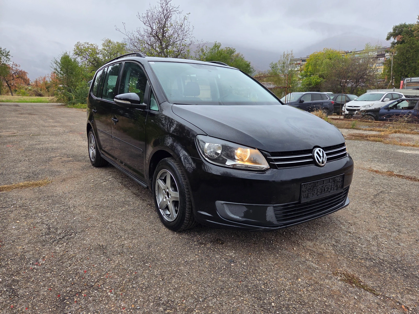 VW Touran, снимка 3 - Автомобили и джипове - 56713289