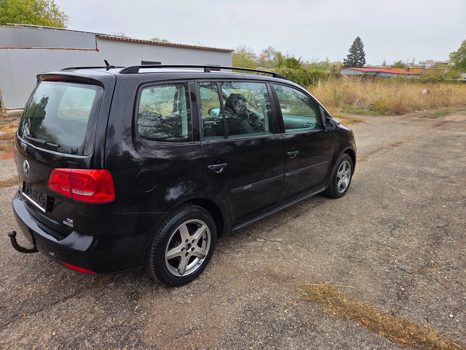 VW Touran, снимка 4 - Автомобили и джипове - 56713289