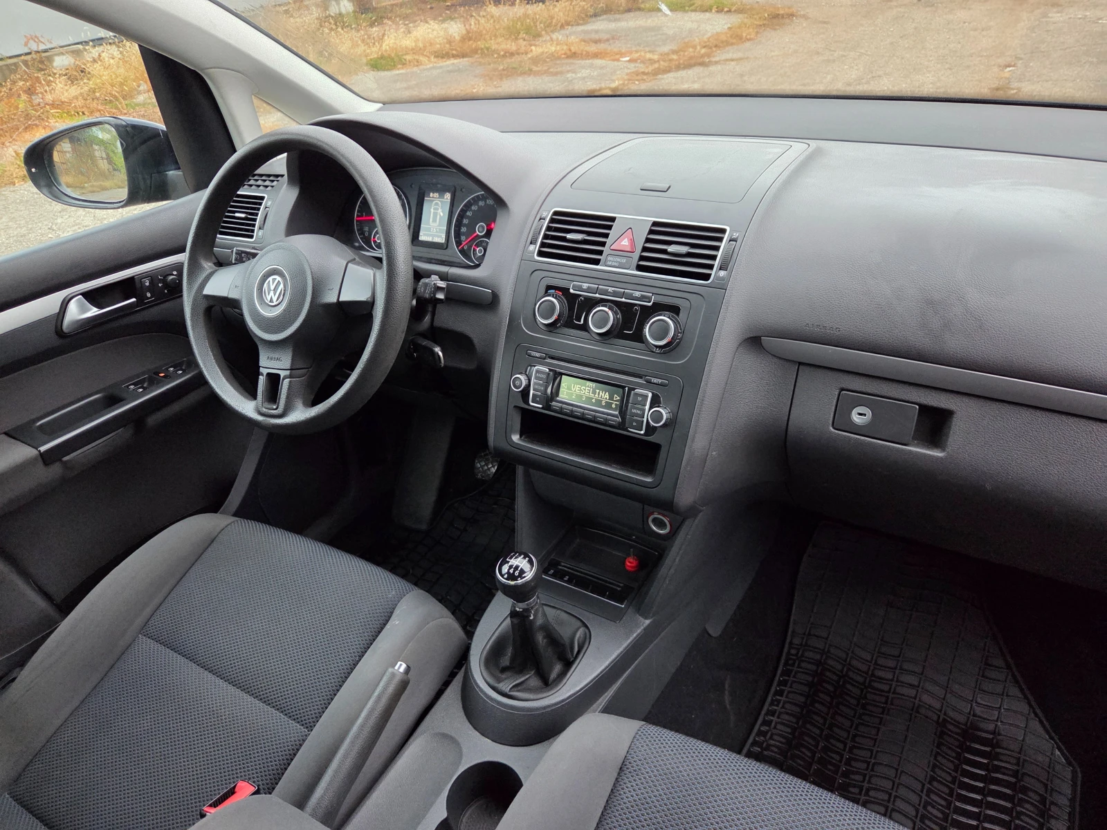 VW Touran, снимка 9 - Автомобили и джипове - 56713289