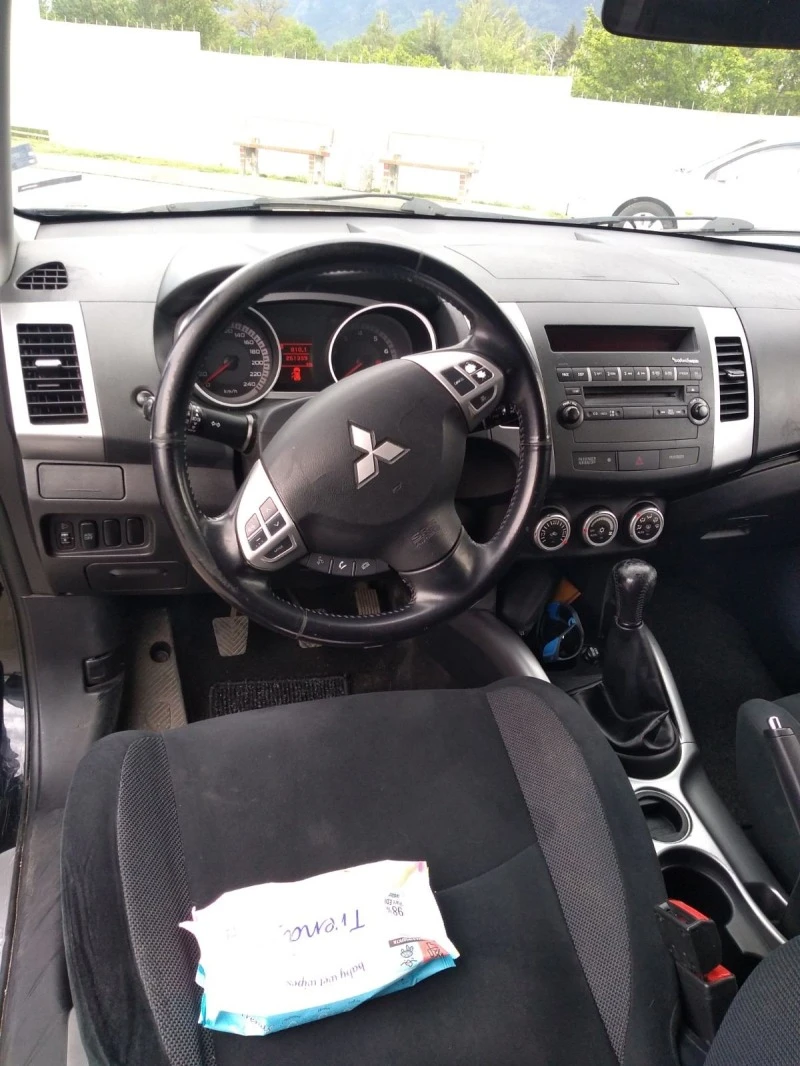 Mitsubishi Outlander, снимка 12 - Автомобили и джипове - 46353617