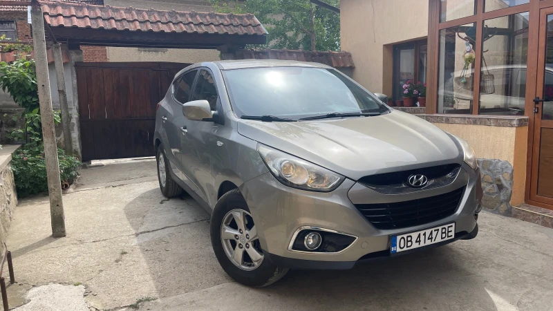 Hyundai IX35 2.0i, 2WD, снимка 2 - Автомобили и джипове - 52792675