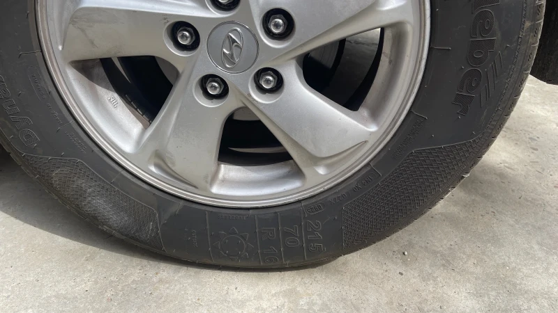 Hyundai IX35 2.0i, 2WD, снимка 7 - Автомобили и джипове - 52792675