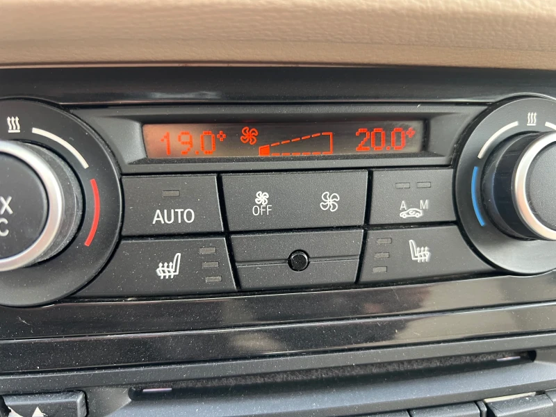 BMW X1 2.0xd 215k.c* Panorama* bi-xebin* M paket* Full, снимка 12 - Автомобили и джипове - 52515970