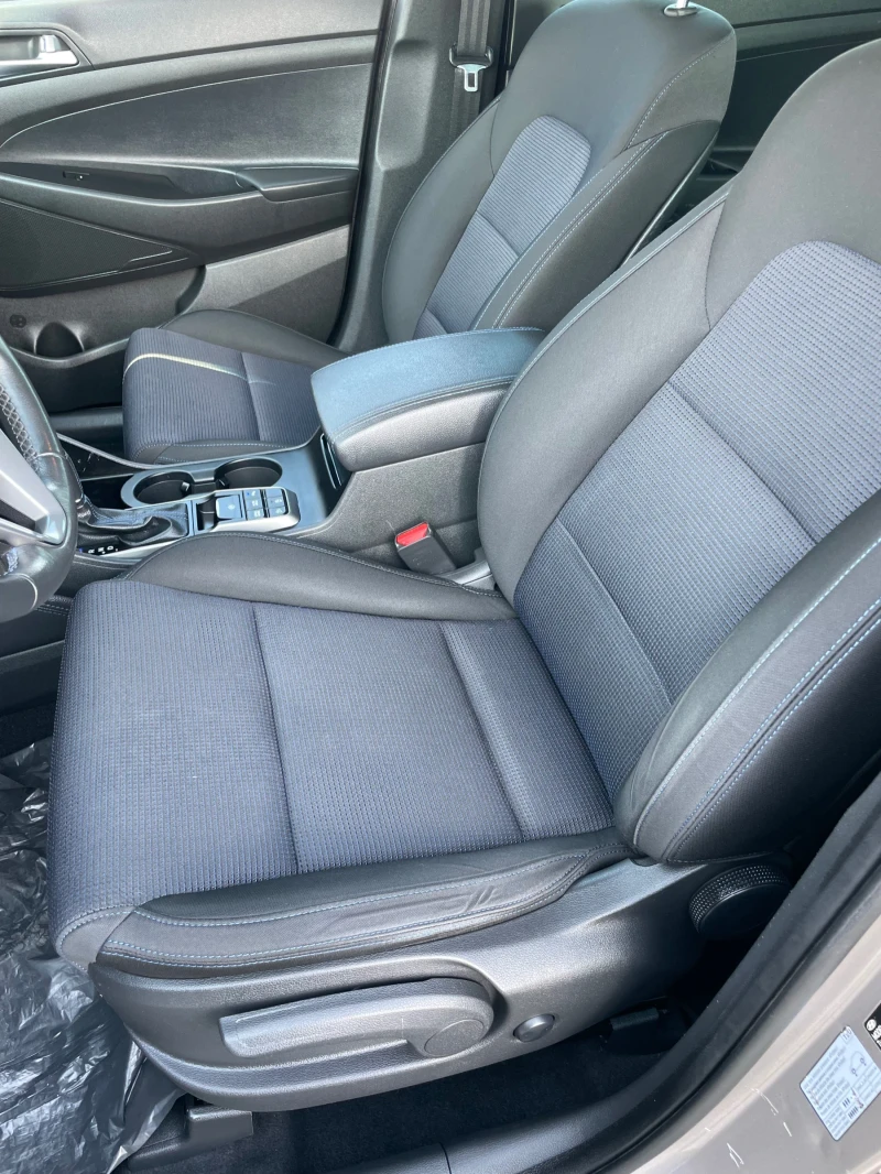 Hyundai Tucson 1.7crdi 2018г . автоматик , снимка 14 - Автомобили и джипове - 52792805