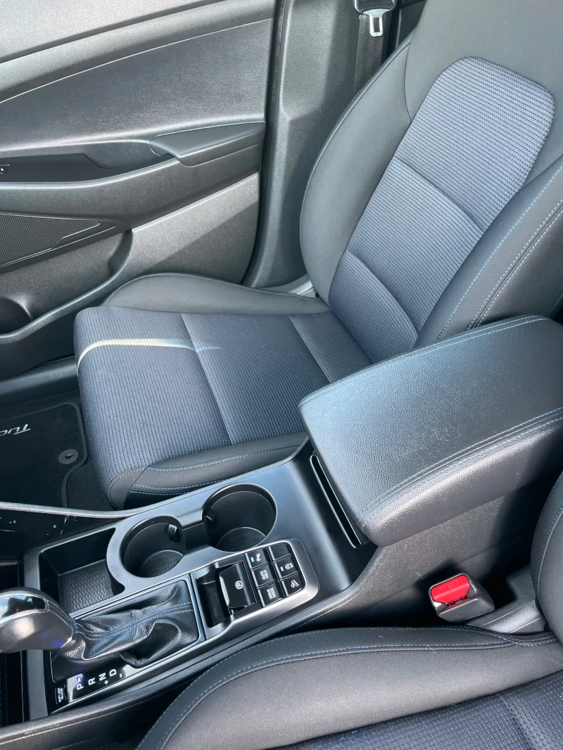 Hyundai Tucson 1.7crdi 2018г . автоматик , снимка 15 - Автомобили и джипове - 52792805