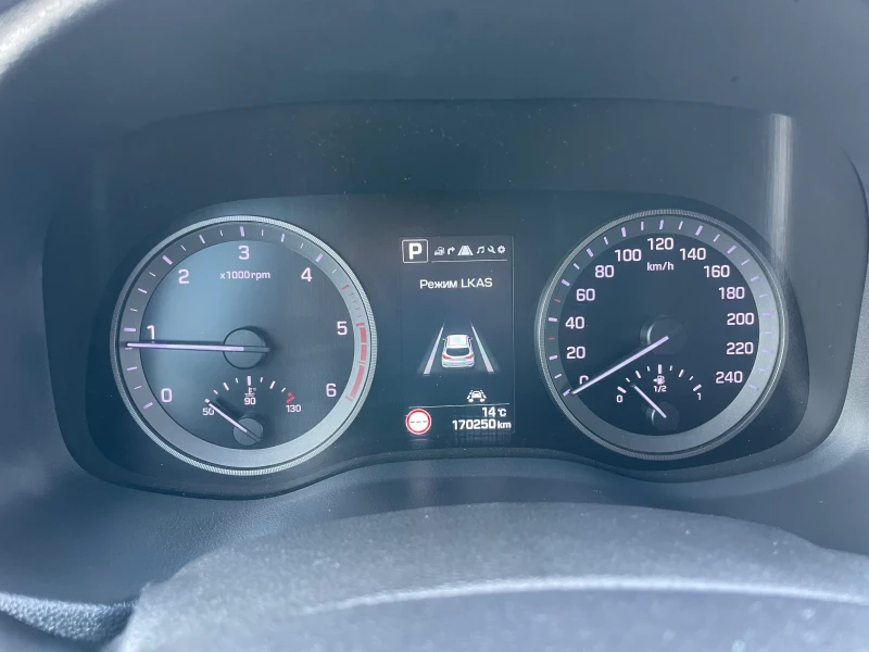 Hyundai Tucson 1.7crdi 2018г . автоматик , снимка 11 - Автомобили и джипове - 52792805