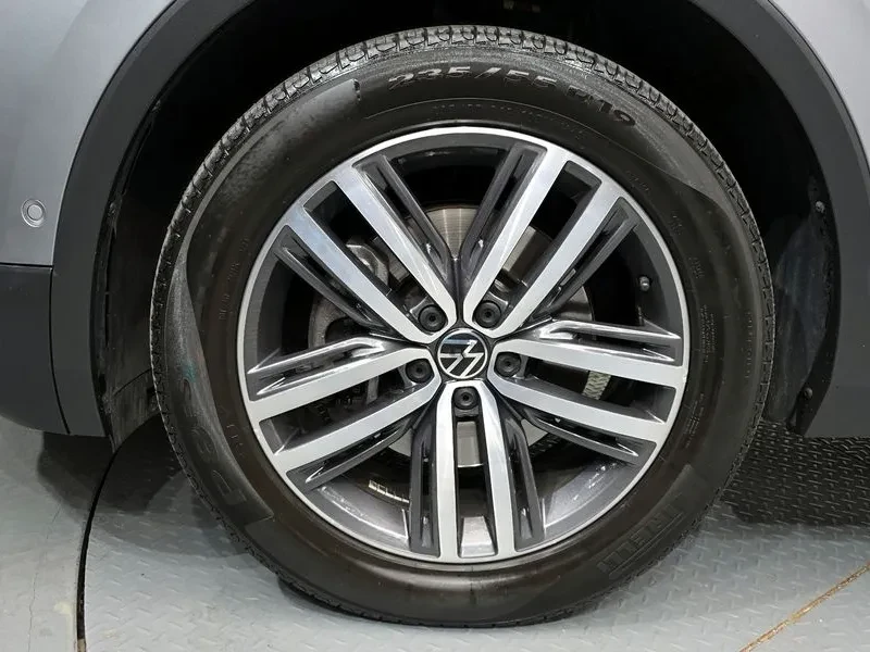 VW Tiguan 2.0 TSI PRESTIGE, снимка 5 - Автомобили и джипове - 54922655