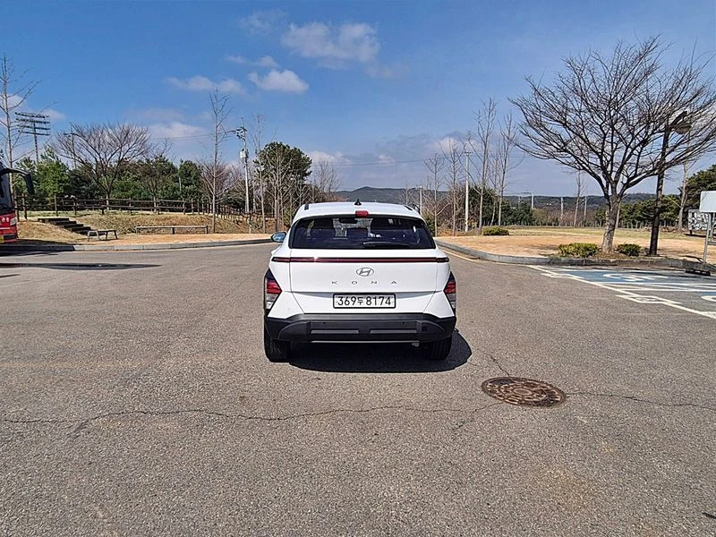 Hyundai Kona * 1.6* БЕНЗИН* ЦЕНАДОБГ!, снимка 4 - Автомобили и джипове - 55603500