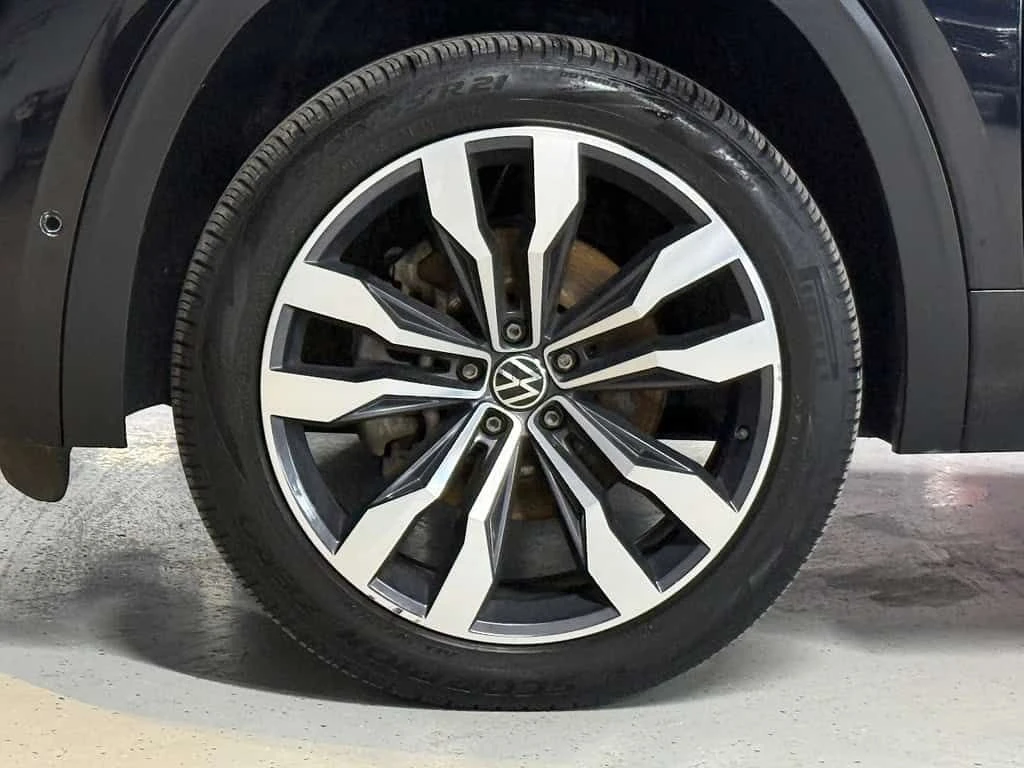 VW Atlas * NoAccidents l Execline l 3.6TSI l 4Motion l R Li, снимка 3 - Автомобили и джипове - 53926086