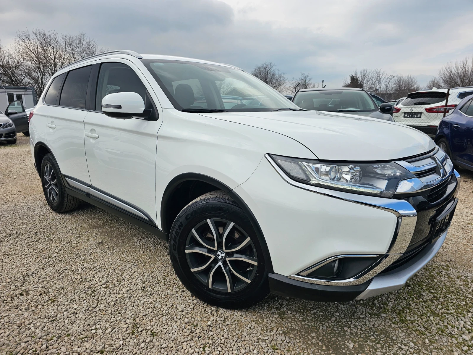 Mitsubishi Outlander 2.2DI-D, 150к.с., 4х4 , снимка 3 - Автомобили и джипове - 54093653