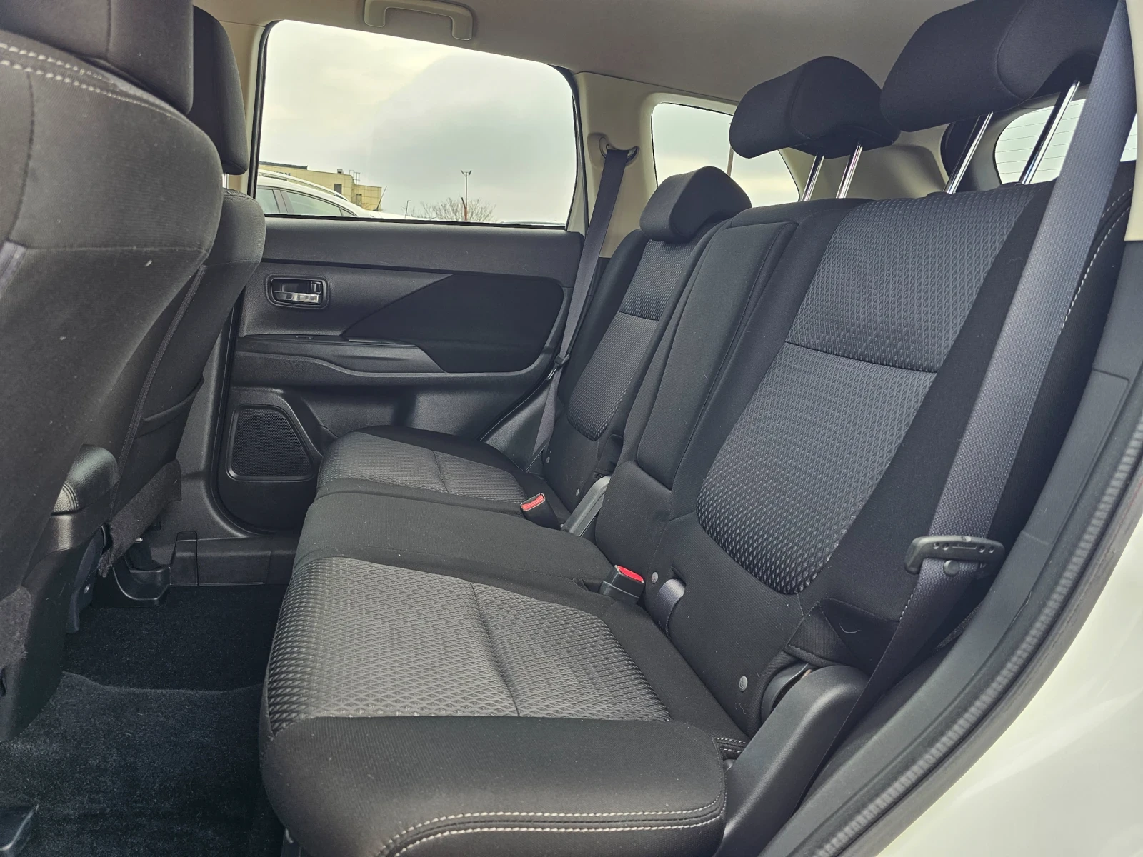 Mitsubishi Outlander 2.2DI-D, 150к.с., 4х4 , снимка 10 - Автомобили и джипове - 54093653