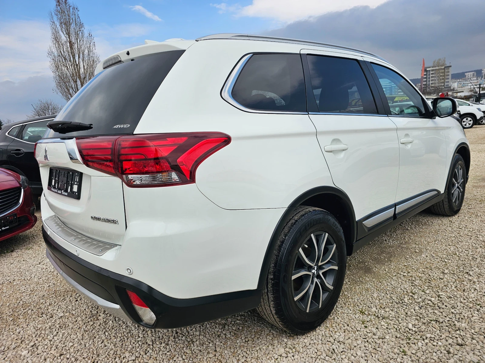 Mitsubishi Outlander 2.2DI-D, 150к.с., 4х4 , снимка 4 - Автомобили и джипове - 54093653