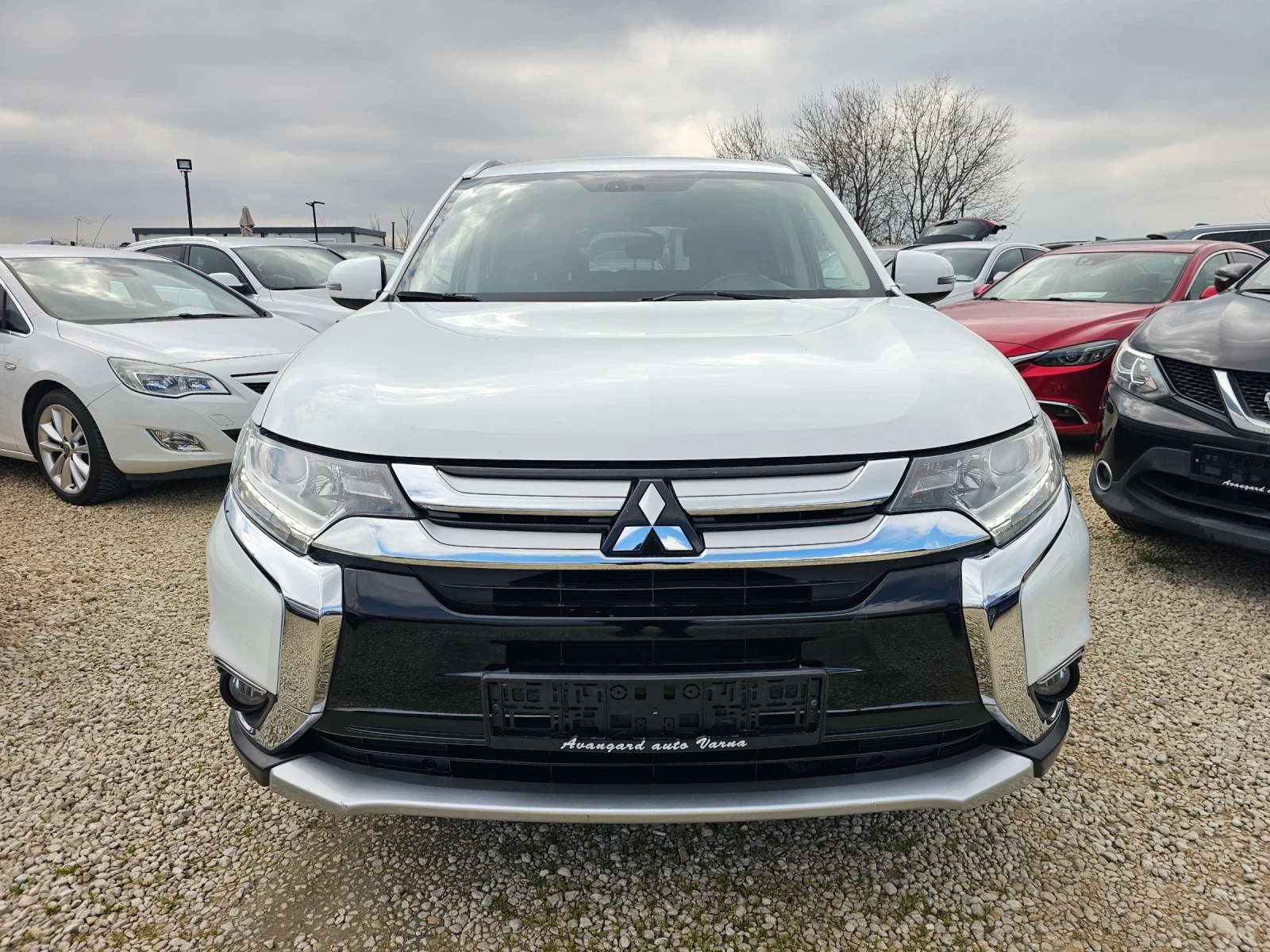 Mitsubishi Outlander 2.2DI-D, 150к.с., 4х4 , снимка 2 - Автомобили и джипове - 54093653