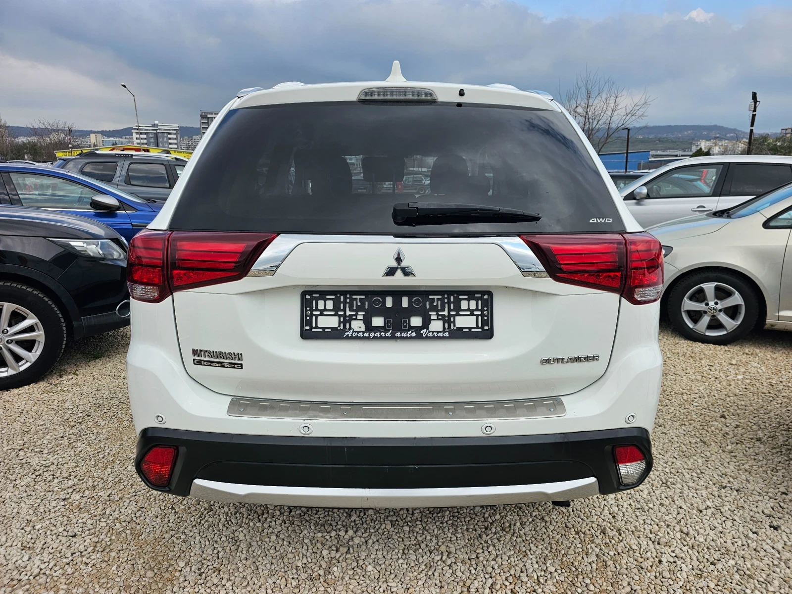 Mitsubishi Outlander 2.2DI-D, 150к.с., 4х4 , снимка 5 - Автомобили и джипове - 54093653