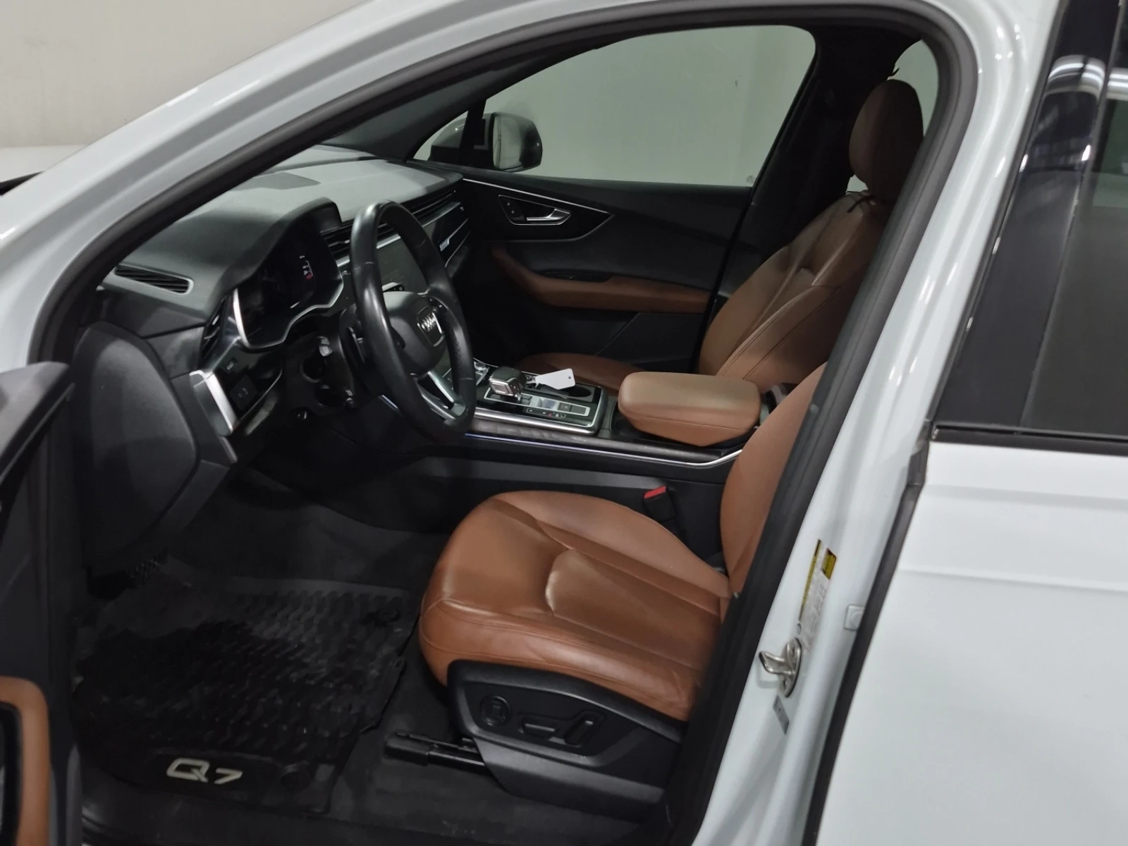 Audi Q7 Progressiv * ОБДУХВАНЕ* МЪРТВА ТОЧКА * ЦЕНА ДО БГ , снимка 7 - Автомобили и джипове - 54424059